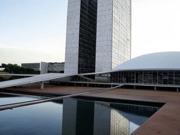 Vista do Congresso Nacional em Brasília, representando candidatura ao Senado em 2026.