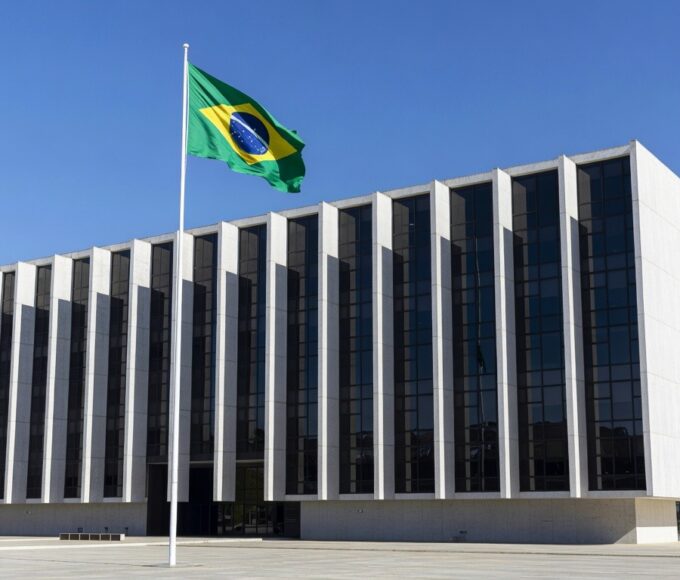 Fachada do edifício da PGR em Brasília, representando denúncia por importunação sexual contra ex-ministro.