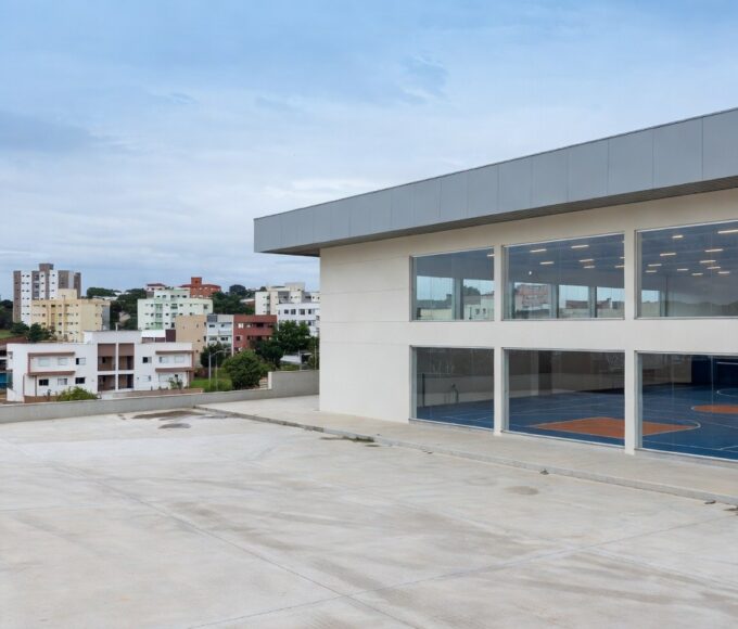 Ginásio de Samambaia após reforma de R$ 1,2 milhão, estrutura moderna e renovada no Distrito Federal.