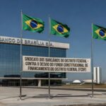 Edifício do Banco de Brasília em Brasília, simbolizando crítica ao uso do Fundo Constitucional como garantia.