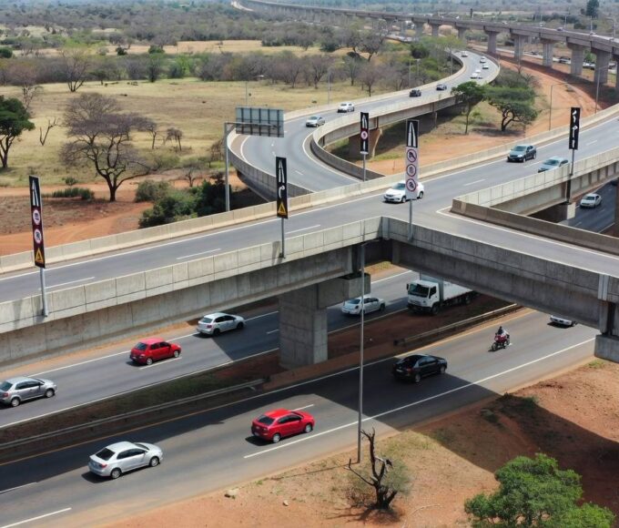 Viadutos 10 e 11 do Eixão Norte reabertos com fluxo de veículos