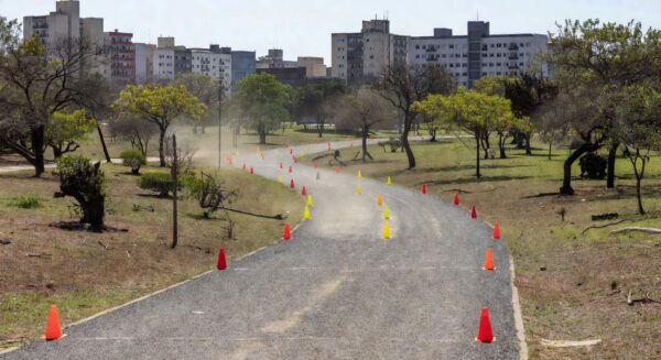 Pista de corrida infantil Marotinga 2026 em parque de Taguatinga, Brasília
