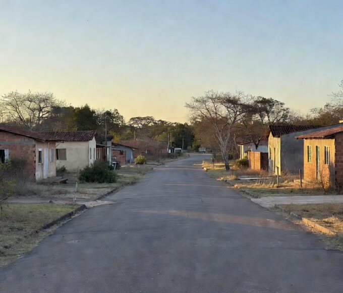 Vista de rua em Brazlândia, local da prisão por exploração sexual de adolescente