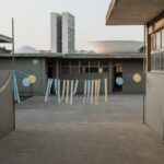 Escola pública de Brasília com decorações simples para formatura social de alunos pobres