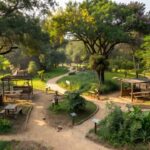 Parque educador com trilhas e áreas de aprendizado ao ar livre no Brasil