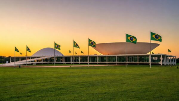 Palácio do Congresso Nacional em Brasília ao entardecer, simbolizando política brasileira