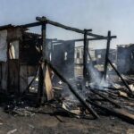 Barraco destruído por incêndio em ocupação irregular na Vila São José, Vicente Pires