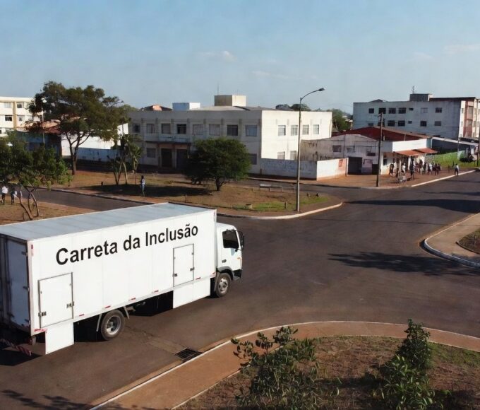 Carreta da Inclusão em Riacho Fundo II oferecendo atendimentos gratuitos