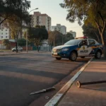 Viatura da PM na Asa Norte com faca e barra de ferro após agressão impedida