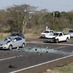 Acidente na rodovia GO-010 em Luziânia com veículos danificados