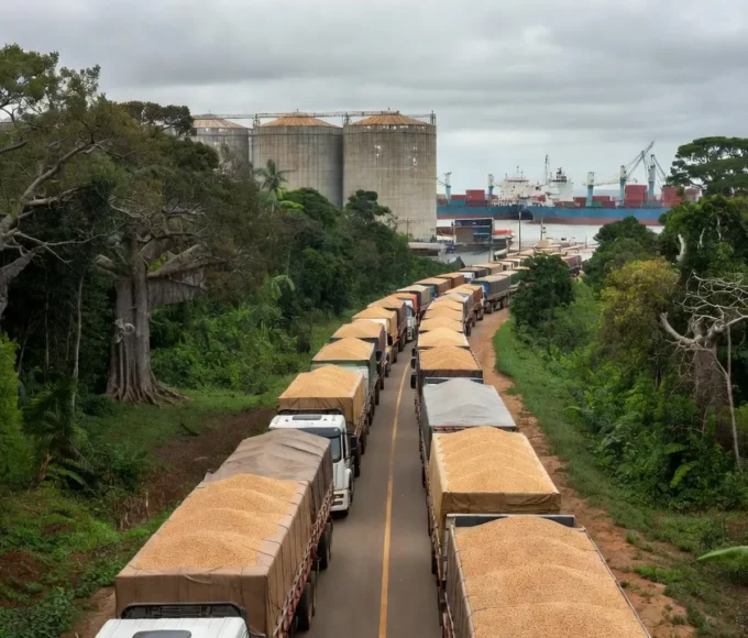 Tempo de espera em portos atrasa entregas e aumenta custo de grãos no Brasil DER/Paraná - arquivo