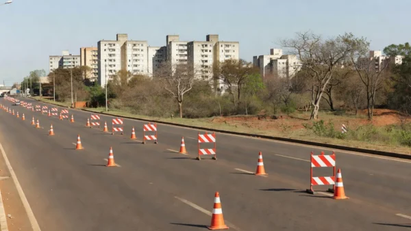 Restrições de trânsito em Ceilândia com barreiras e sinalização nas ruas