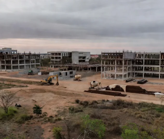 Fachada da Câmara Legislativa do DF em Brasília homenageando 5 anos da UnDF