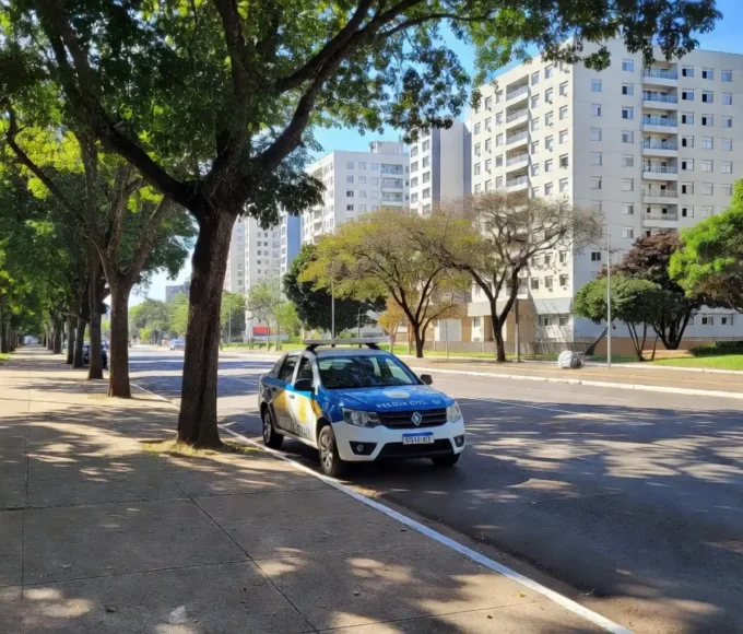 Viatura da Polícia Civil do DF na Asa Norte em Brasília
