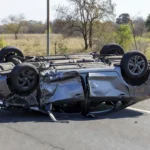 Carro capotado na BR-040 em Santa Maria após acidente