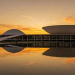 Congresso Nacional em Brasília simbolizando pesquisa para governador do DF