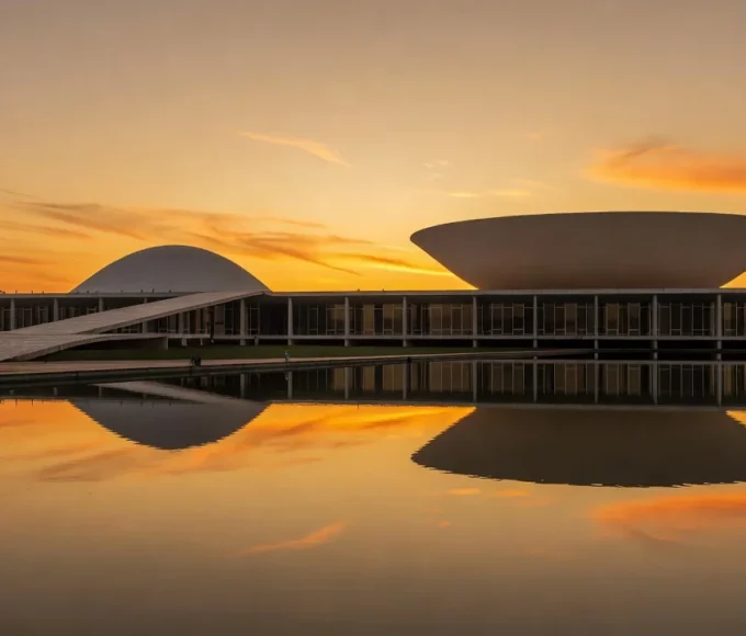 Congresso Nacional em Brasília simbolizando pesquisa para governador do DF