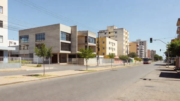 Rua em São Sebastião representando evento oficial da governadora