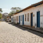 Fachadas de casas coloniais em Pirenópolis para aluguel turístico