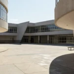 Escola pública em Brasília, Distrito Federal, relacionada a salário de professores