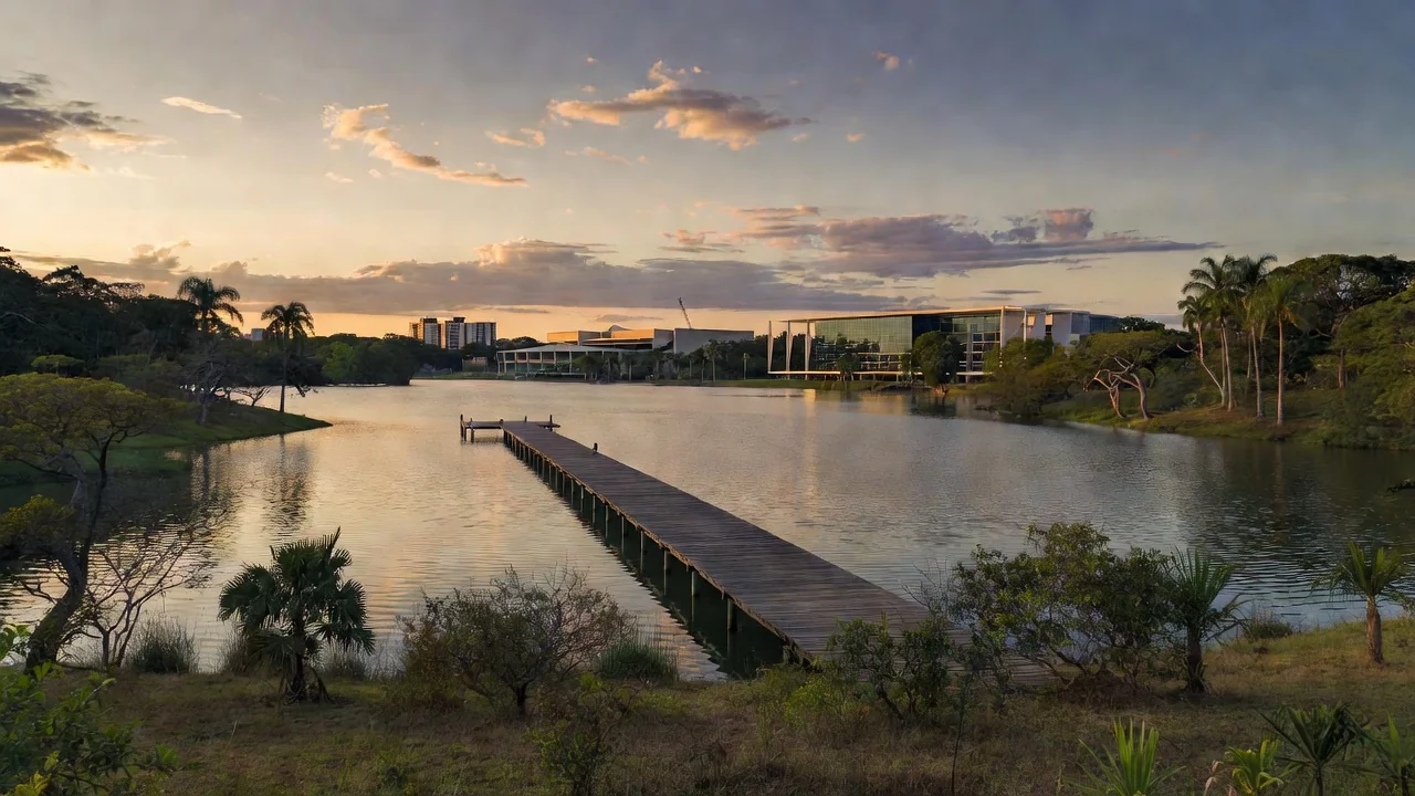 Vista do Pontão do Lago Sul em Brasília com renovação suspensa pelo MPDFT