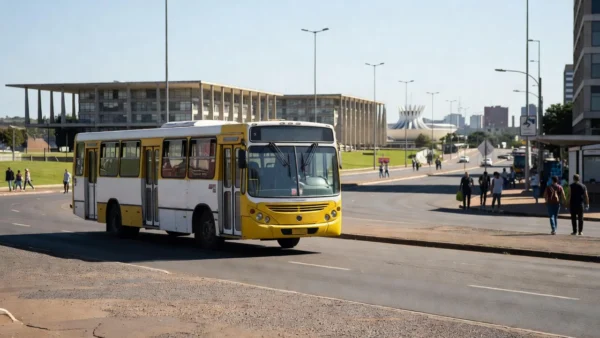 Ônibus urbano trafegando entre Planaltina e Plano Piloto em Brasília