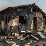 Casa incendiada no Recanto das Emas após incêndio com recém-nascido encontrado morto
