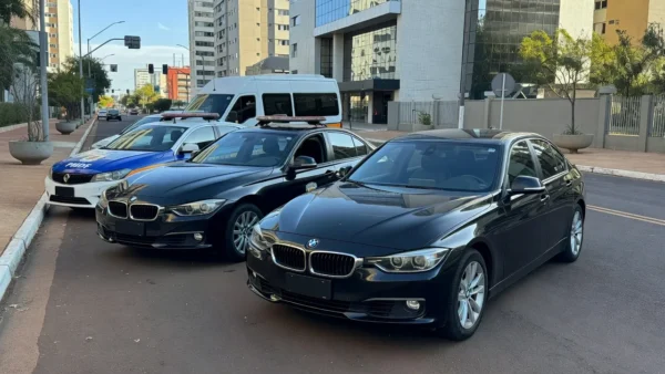 Polícia apreende duas BMWs por manobras perigosas em Águas Claras e Samambaia
