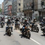 Motociata da Liberdade com motocicletas em rua brasileira